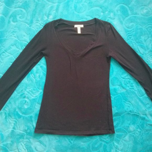 Simple Elegance 5 Black Tops collection - Picture 5 of 6